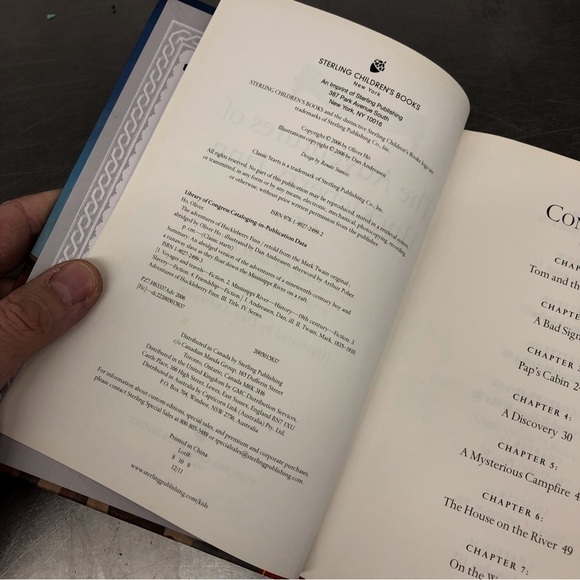 Classic Starts: The Adventures of Huckleberry Finn, Hardback book. - Picture 2 of 6